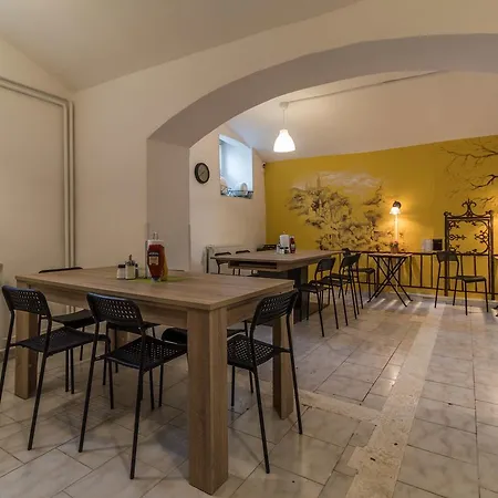 New In Albergue *