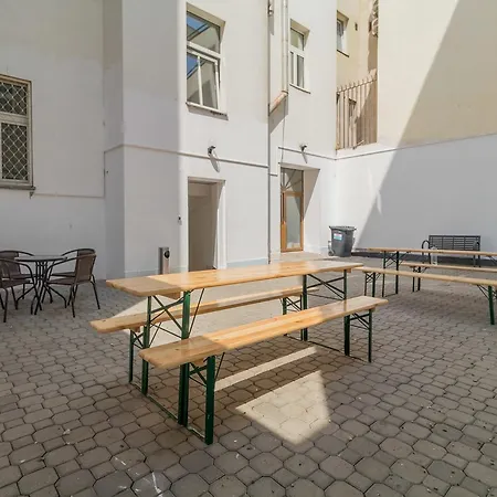 Albergue New In